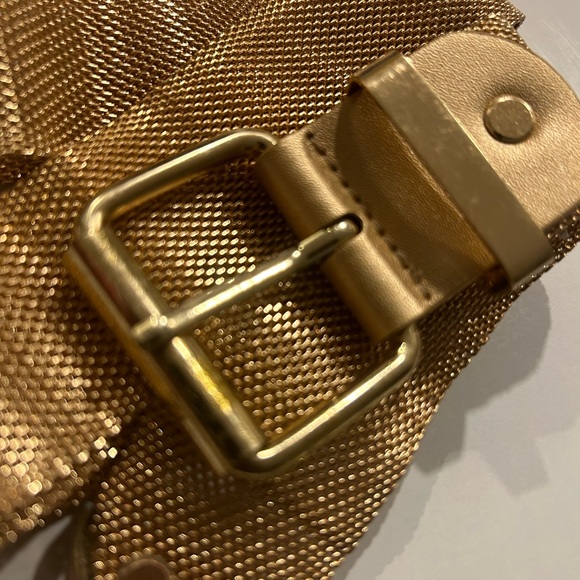 Stylish and Trendy Women's Size Medium Gold Belt - Fashion Accessories - Picture 9 of 11